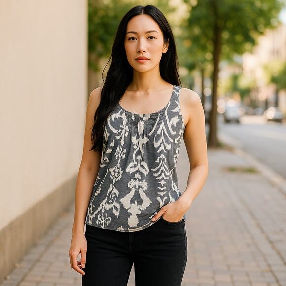 American Eagle Outfitters Womens Tank Top Size XS Gray Cream Damask Ikat - Picture 1 of 10